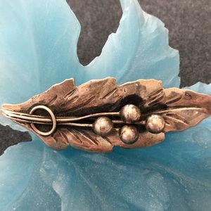 Taxco sterling mid century design leaf brooch TM 29 Hallmark